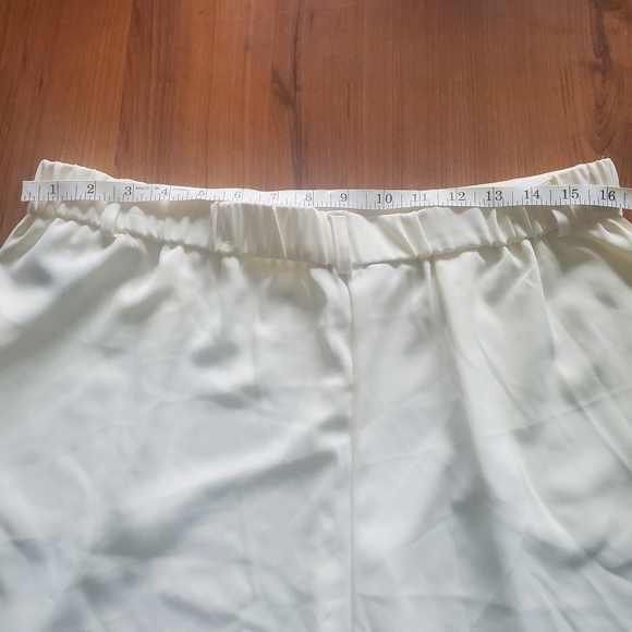 Cream Colour Dressy Flowy Shorts - Picture 4 of 6